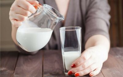 Ai nên sử dụng và ai nên hạn chế sữa tươi không đường?