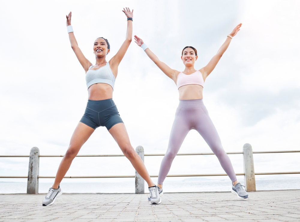 Jumping Jacks (Nhảy kéo rộng chân)