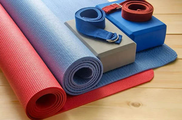 Thiết bị và dụng cụ hỗ trợ tập yoga hiệu quả