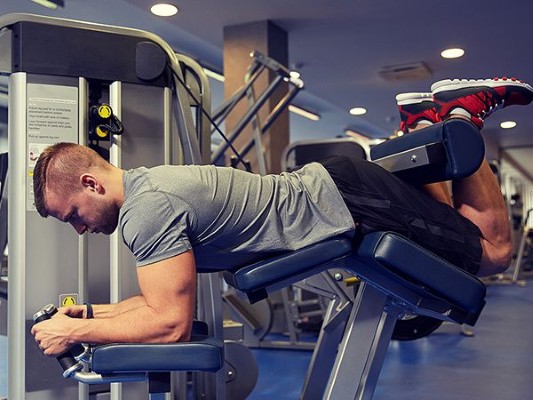 Lying leg curl (gập chân sau nằm sấp)