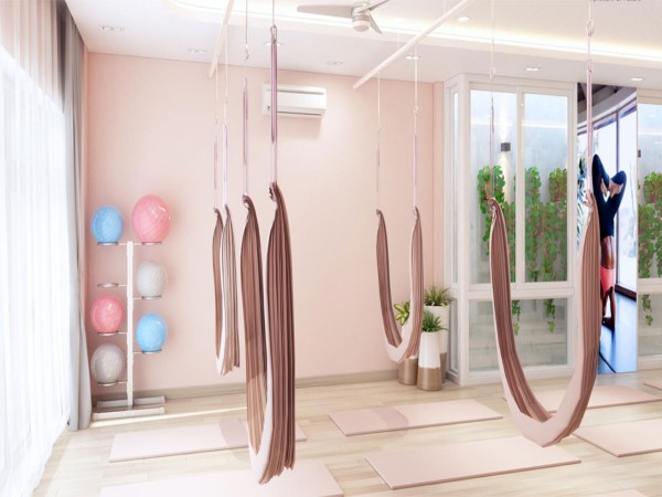 Dụng cụ và không gian phòng tập yoga dây