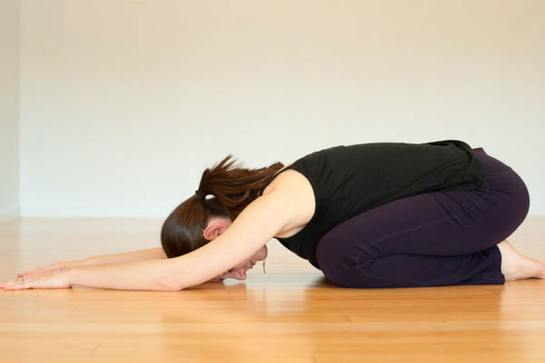 Tư thế Em Bé (Child's Pose)